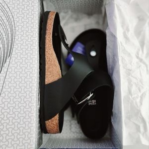 Birkenstock Gizeh Big Buckle Sandals